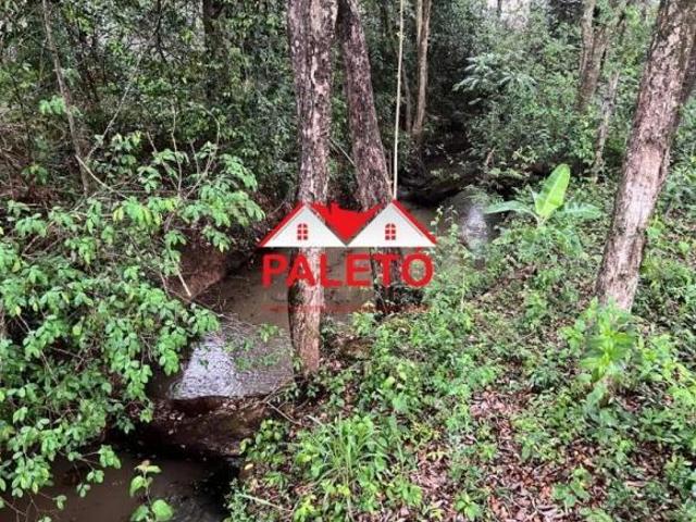 Chácara 4000 m² com rio a venda na cidade de Quadra interior de SP