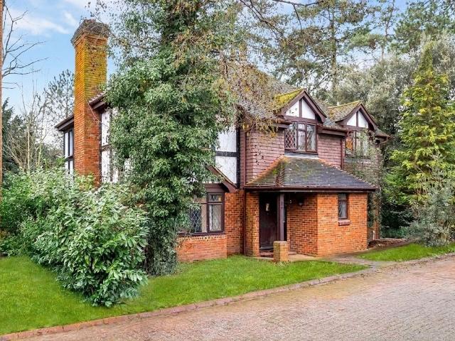 Chadworth Way, Claygate, Surrey KT10, 4 bed detached house to rent, £4,250 pcm | PrimeLocation