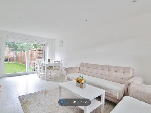 Chadwell Avenue, Waltham Cross EN8, 2 bed terraced house to rent, £1,975 pcm | PrimeLocation