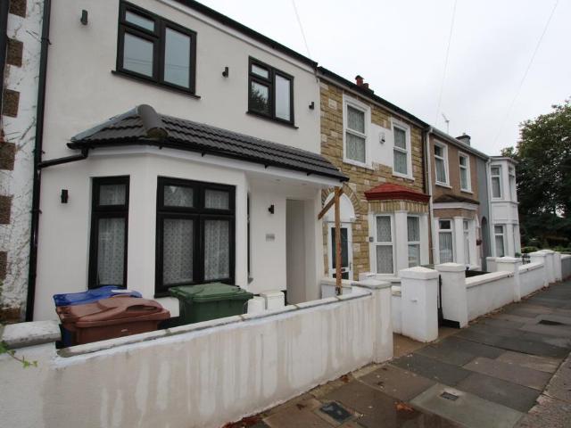 Chadwell road, Grays, RM17 2 bed flat to rent £1,300 pcm £300 pw