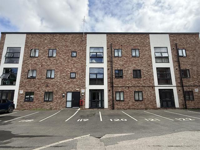 Chadwick Court, Woodlands Village, Wakefield WF1, 2 bed flat to rent, £880 pcm | PrimeLocation
