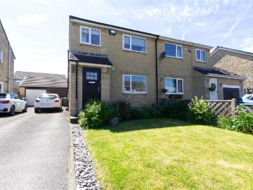 Chaffinch Walk, Netherton, Huddersfield, West Yorkshire HD4, 3 bed semi detached house to rent, £1,395 pcm | PrimeLocation