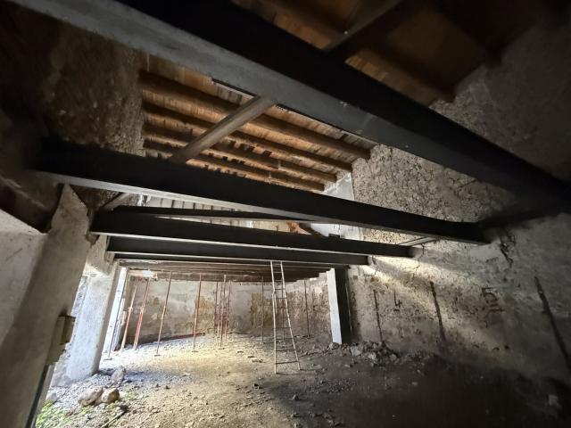 Chai en coeur de ville, 800 m², toutes activités, situé deva. 0m² Sète