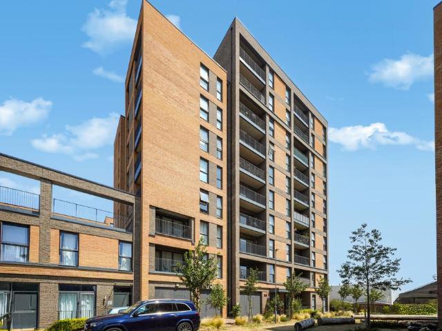 Chailey Place, Hayes UB3 2 bed apartment to rent £2,250 pcm £519 pw
