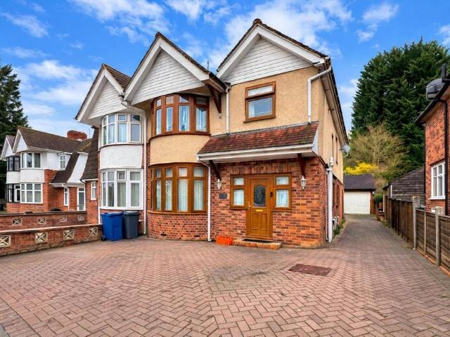 Chairborough Road, High Wycombe 1 bed in a house share to rent £700 pcm £162 pw