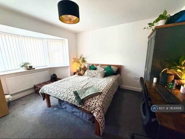 Chairborough Road, High Wycombe, HP12 1 bed in a house share to rent £800 pcm £185 pw