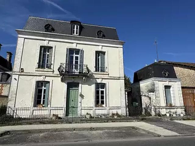 Chalais 16210 Achat / Vente maison 9 pièces t9