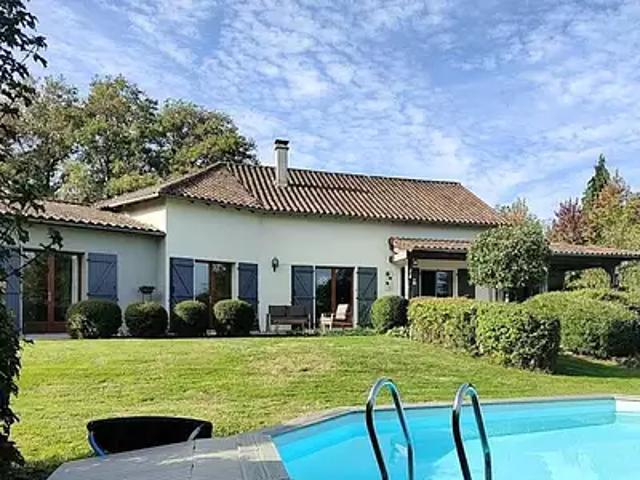 Chalais 24800 Achat / Vente maison 9 pièces t9 piscine terrasse