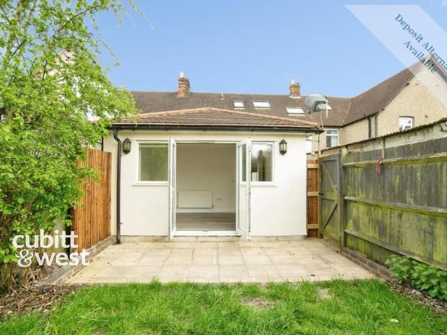 Chaldon Road, Caterham CR3, 1 bed semi detached bungalow to rent, £1,200 pcm | PrimeLocation