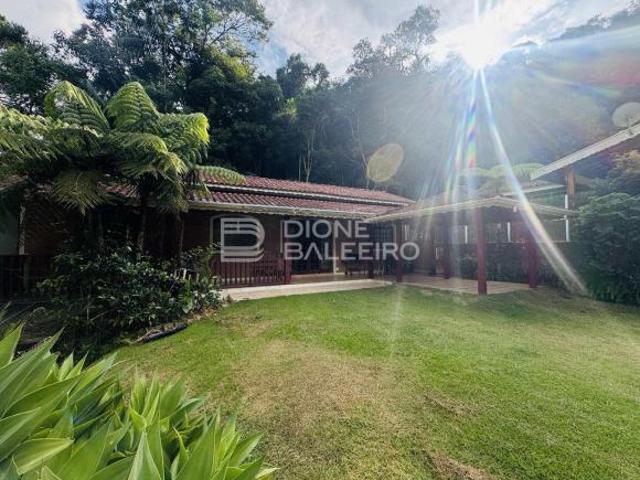 Chalé térreo no centro de Santo Antônio