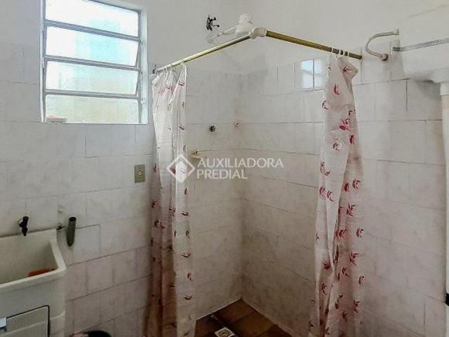Chalé a venda no Guarani