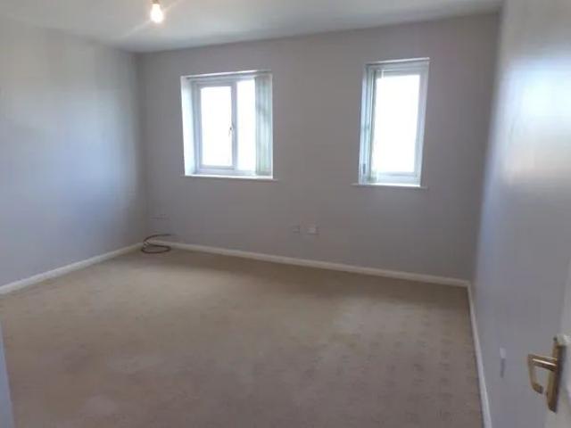 Chale Court, Stanford le Hope, Property for rent