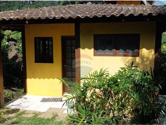CHALÉ EM CONDOMÍNIO FECHADO