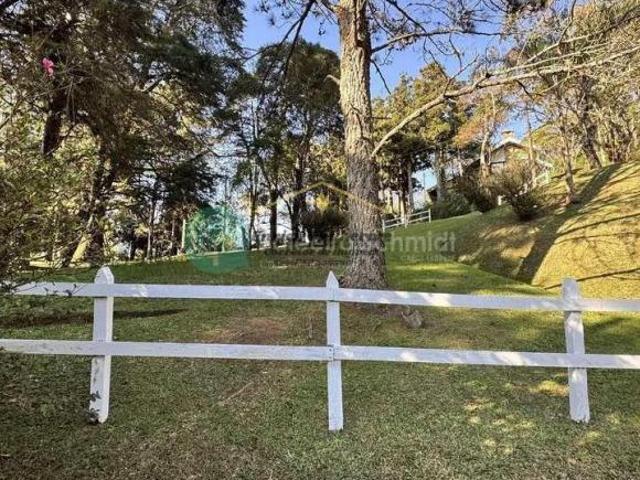 Chalé em Condomínio Fechado em Santo Antônio do Pinhal
