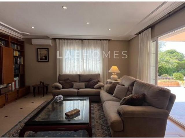 Chalé en venta en Mutxamel con parcela de 2.000 m², cerca de Alicante y Playa de San Juan