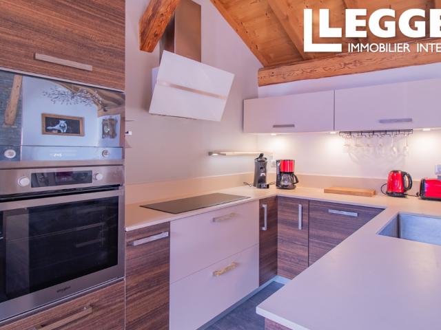 Chalet de village 127 m² 4 chambres en suite, jacuzzi & vue montagne – Cœur de Méribel Les Allues – 3 Vallées
