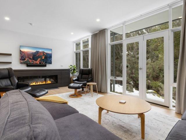 Chalet 26 Premium Family Living in a Peaceful Woodridge Setting