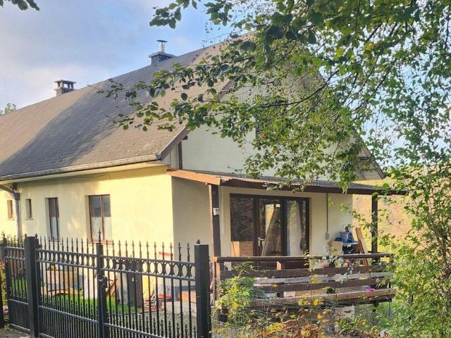 Chalet 2 chambres avec terrasse et poêle à bois