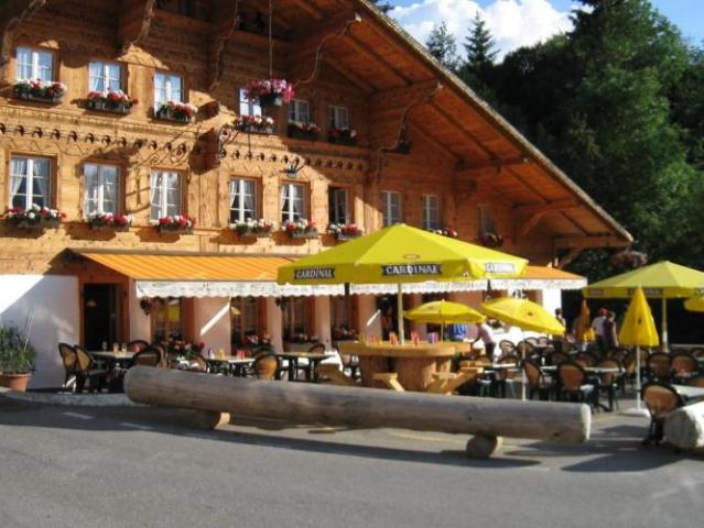 Restaurant mit Charme und Wohnung? Eine emblematische Adresse im Herze