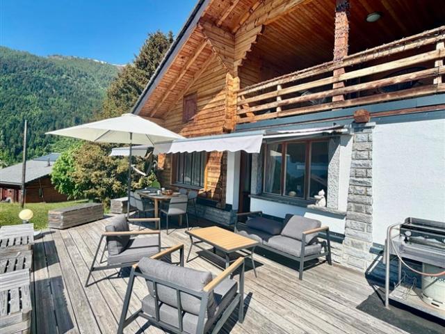 CHALET 4,5 ZIMMER OVRONNAZ KOMPLETT RENOVIERT MIT ATEMBERAUBENDEM BLICK AUF DIE ALPEN
