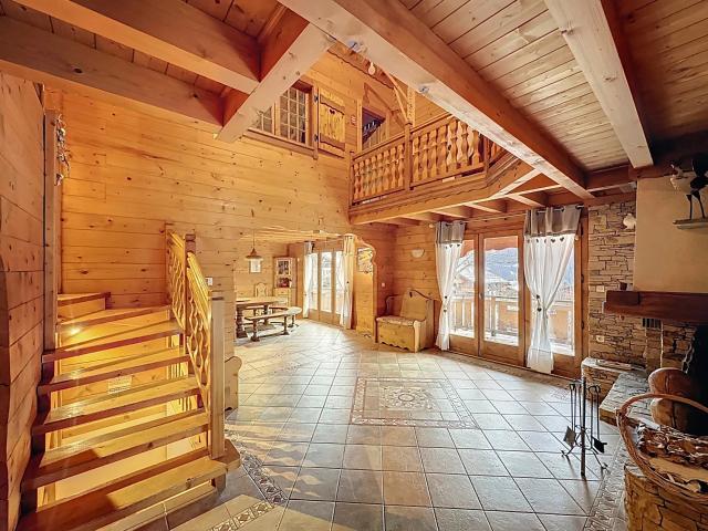Chalet 4 chambres en surplomb CHÂTEL