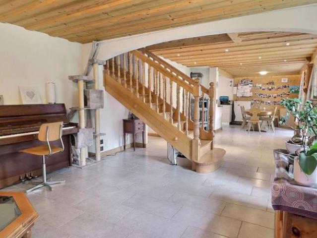 Schönes Chalet zum Verkauf in Rossinière