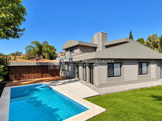 CHALET 5 AMB CON PILETA, PARQUE Y QUINCHO EN ALQUILER CASTELAR