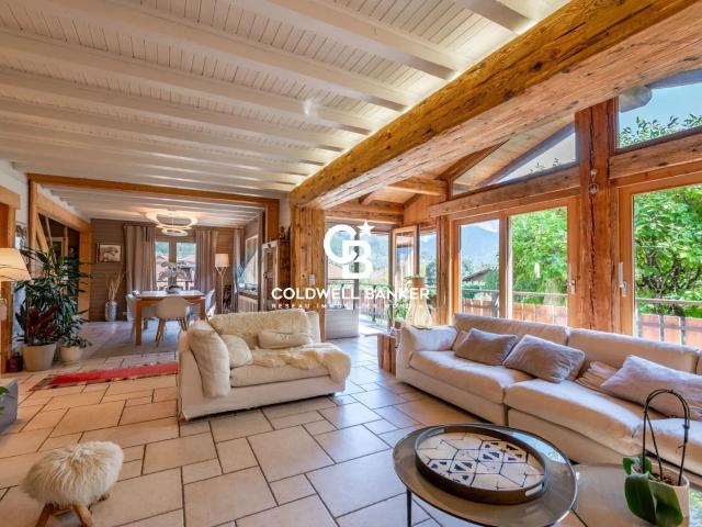 Chalet 5 chambres de 217m² avec belles prestations et vue Mo. 217m² Sallanches
