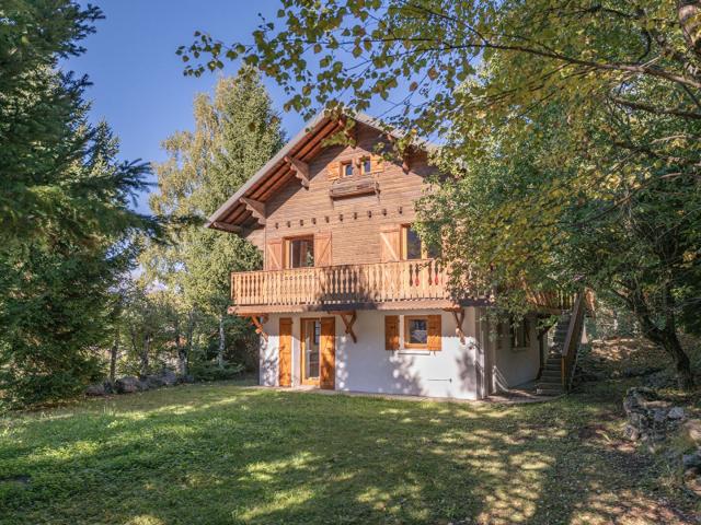 Chalet 5 pièces sur 1028m² de terrain constructible Charme. 146m² Les Deux Alpes