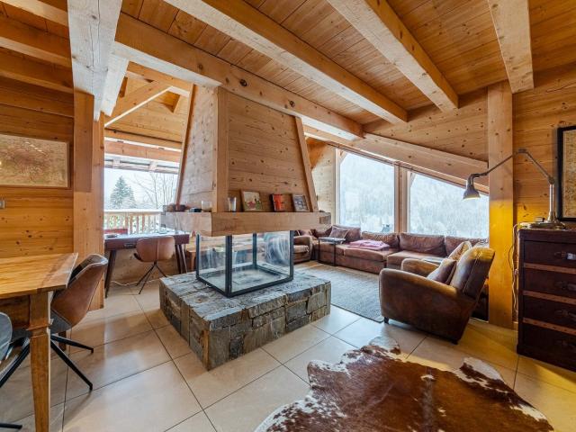 Chalet 6 chambres Proche Pléney 161m² Les Gets
