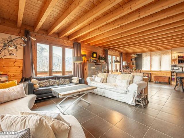 Chalet 6 pièces 235 m²