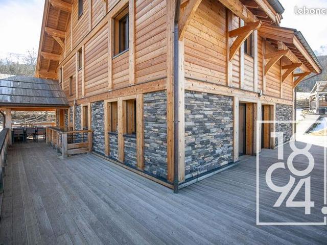 Chalet 8 pièces 338 m²