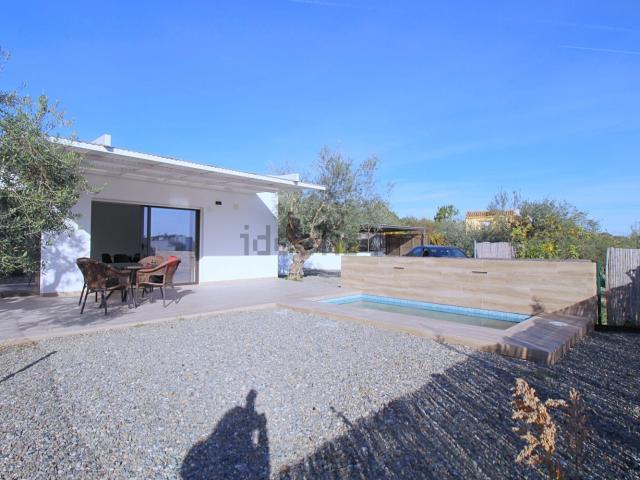 Chalet, Coin