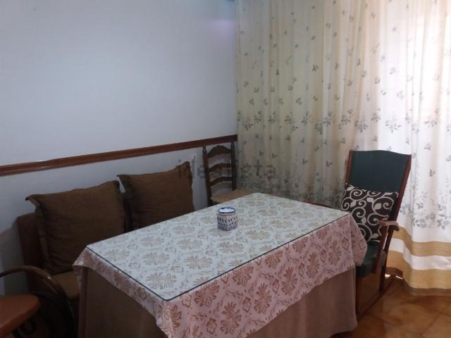 Chalet, Coin
