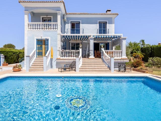 Chalet, Coin