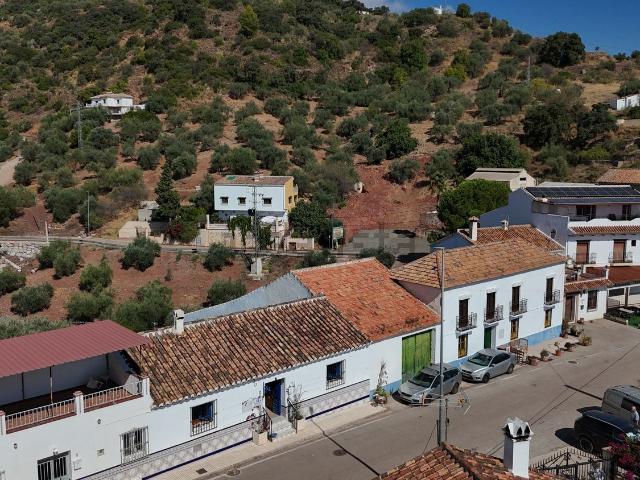 Chalet, Comares