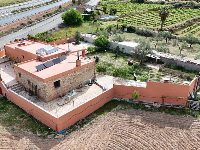 CHALET CON AMPLIA PARCELA EN VILLAR DEL ARZOBISPO