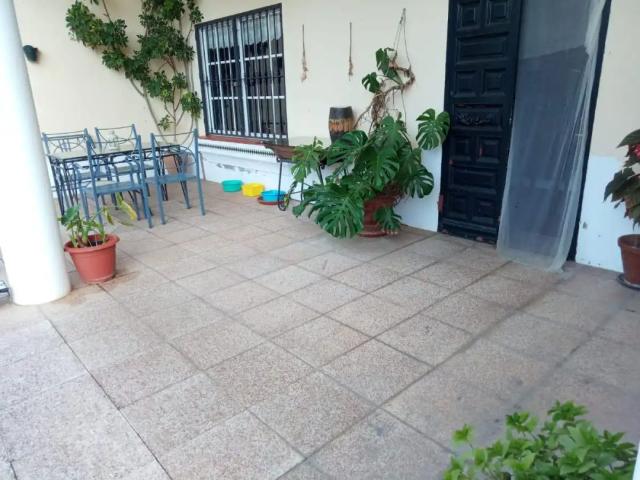 Chalet con balcón en alquiler en Almendralejo