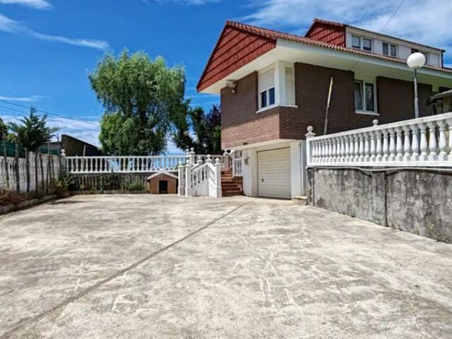 Chalet con balcón en alquiler en Barrio la Cotera