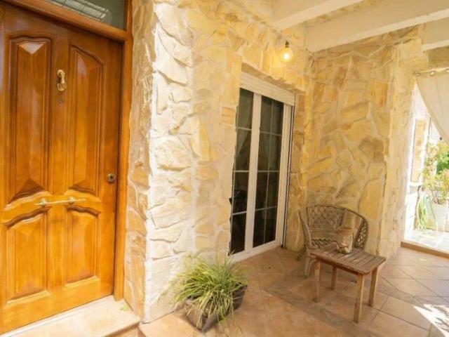 Chalet con balcón en alquiler en Calle UBEDA