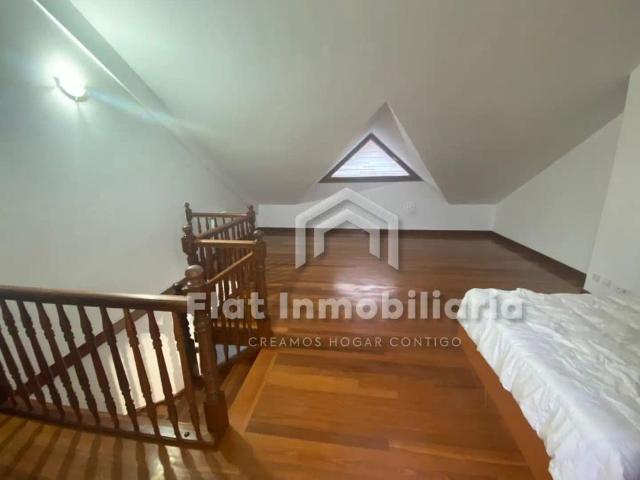 Chalet con balcón en alquiler en Calle de Montecerredo 13