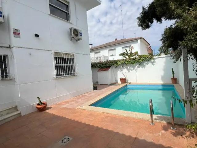 Chalet con balcón en alquiler en Calle de San Antonio María Claret