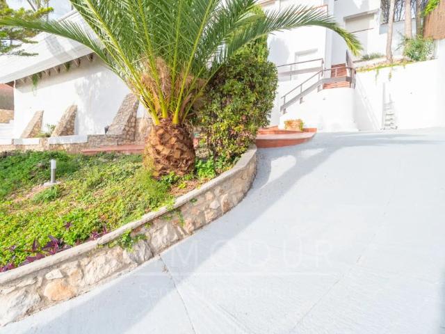 Chalet con balcón en alquiler en Les Botigues de Sitges