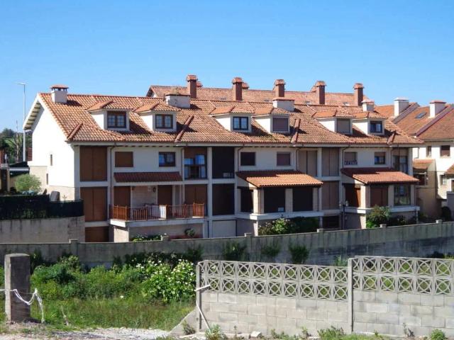 Chalet con balcón en alquiler en Somo