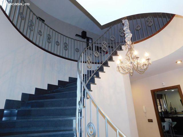 Chalet con diseño exclusivo de 533m2 en Alameda de la Sagra