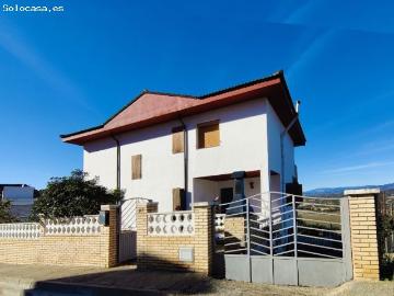 CHALET CON ESPECTACULARES VISTAS EN URB. EL ARIÑO BARBASTRO