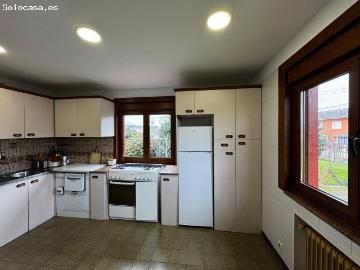 Chalet con finca edificable de 8000 m2 en La Caridad, a un kilómetro de la Playa de Pormenande