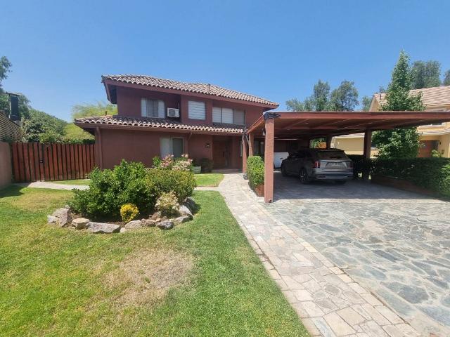 CHALET CON GIMNASIO Y CAVA Y QUINCHO FULL EQUIPADO