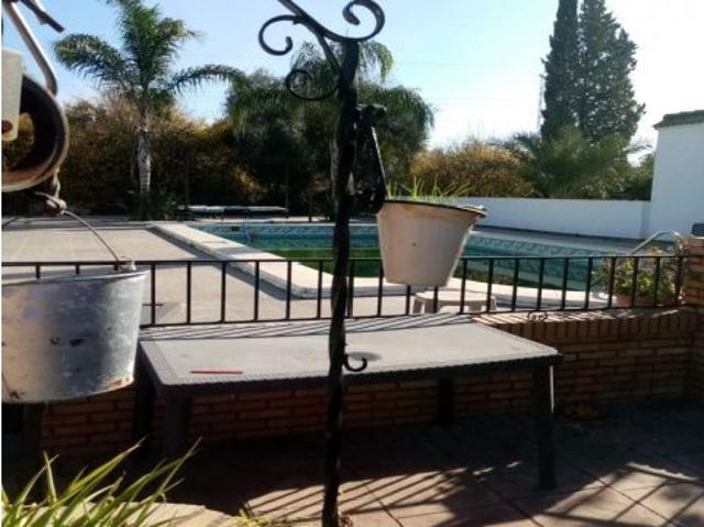 Chalet con gran parcela en Las Quemadillas, a pocos minutos de Córdoba capital