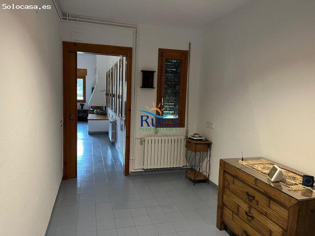 Chalet con jardín y piscina en la Urbanización El Pantano